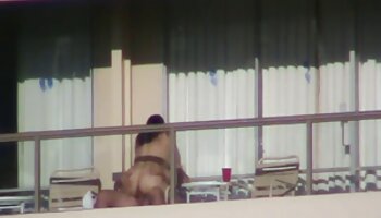 A câmera escondida captura a namorada Sandy escorrendo para o pornô videos brasileirinha