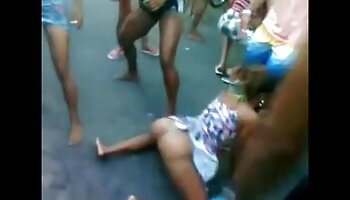 Babe pegou dedilhado durante uma sessão de vídeo pornô das brasileirinhas transando ioga